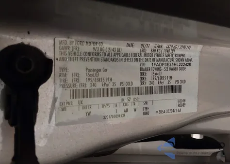 2017 Ford Focus S из США, поврежденный, VIN 1FADP3E25HL222428